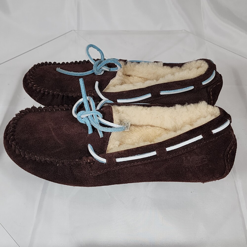 UGG Australia Women's Dakota 5133 Brown Suede Lace Up Moccasin Slippers Size 6